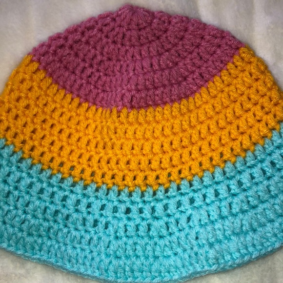 Handmade crochet pansexual pride bucket hat - Picture 2 of 4